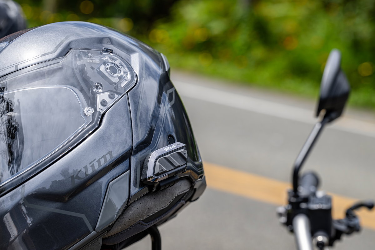 Sena Unveils the Slim Mesh Intercom Spider X Slim, With Bose Audio and a Remote Battery