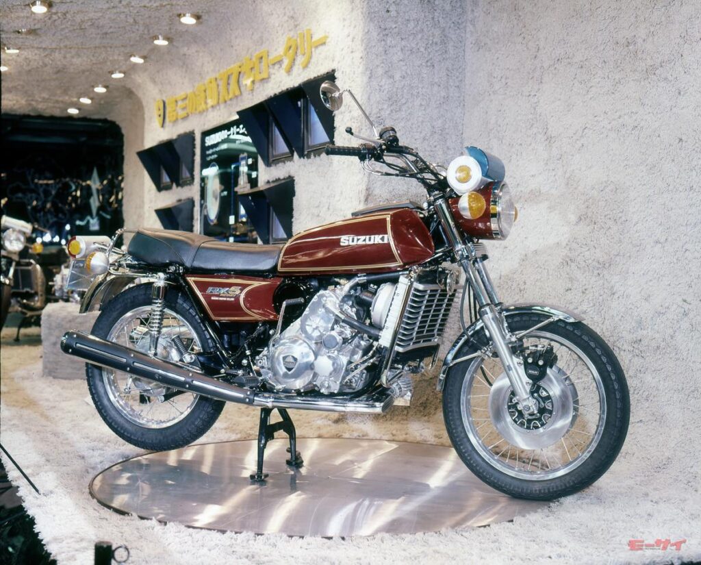 伝説のロータリーバイク スズキRE5、80万km耐久試験経て74年登場