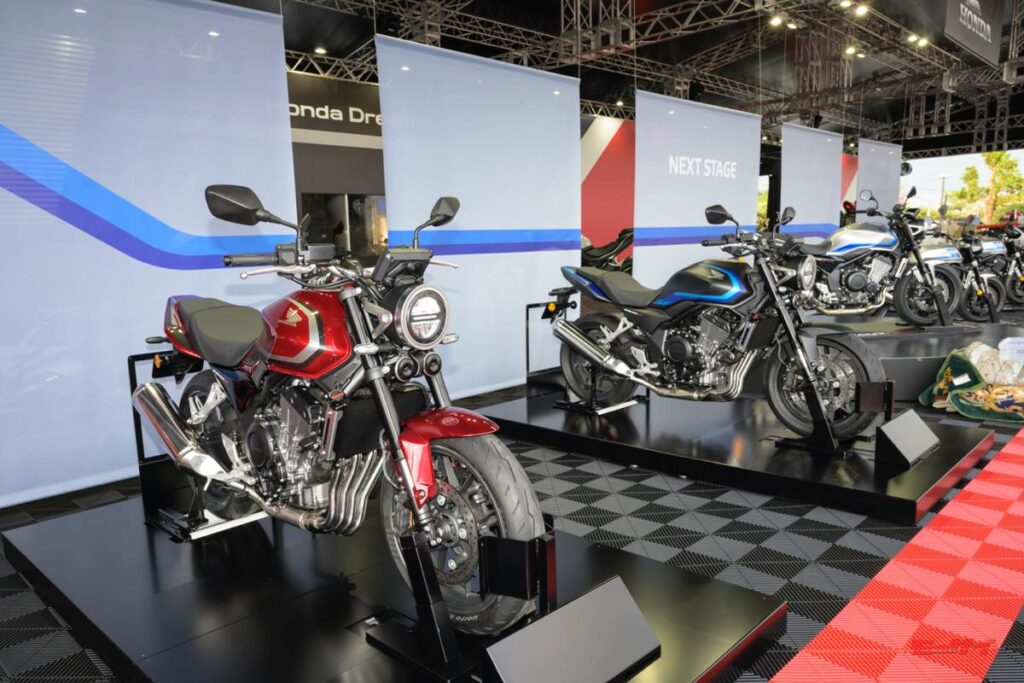 Honda's Upcoming Inline-Four E-Clutch CB400SF and CBR400R Spotted at Suzuka 8 Hours