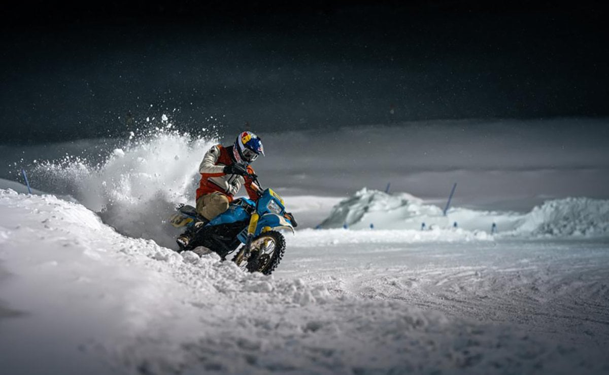 ヤマハ、氷上ラリー「Swank Rally on Ice」で新型WR125Rやカスタム機を披露