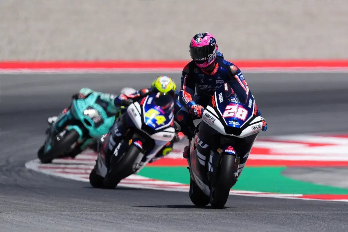 Izan Guevara Claims His Third Pole of the Season in Moto2 Silverstone Qualifying
