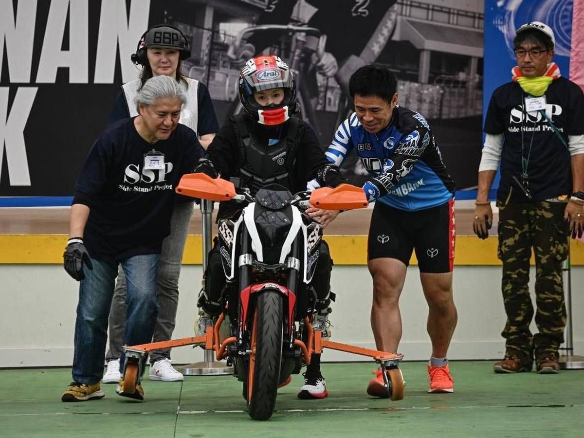 SSP Holds Para Moto Rider Experience Event at Hiratsuka Velodrome — Riders with Disabilities Get on Bikes