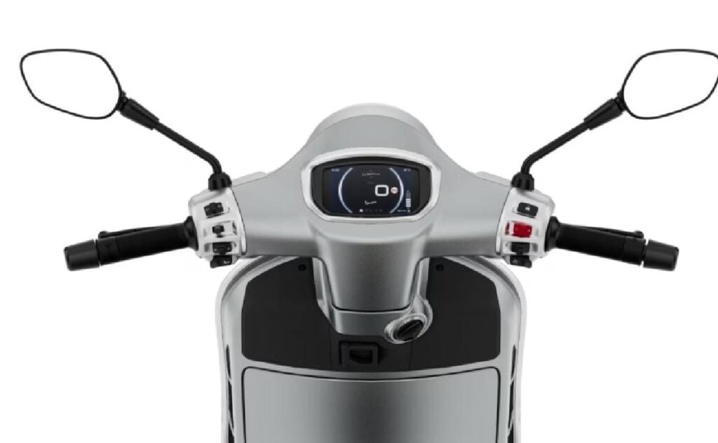Vespa Unveils 80th Anniversary Special Edition, Celebrated in Rome