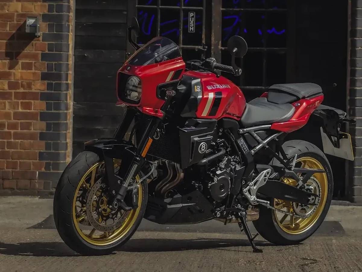 スズキ「GSX-8T」「GSX-8TT」2027年モデル、新色オレンジ＆レッドをオランダで発表