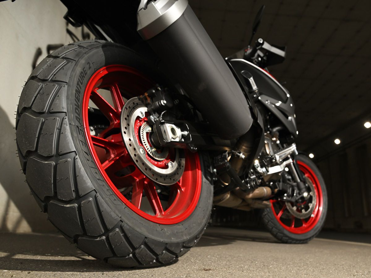 Forget the Block Pattern — the Road Manners of Michelin's Anakee Adventure 2, Tested
