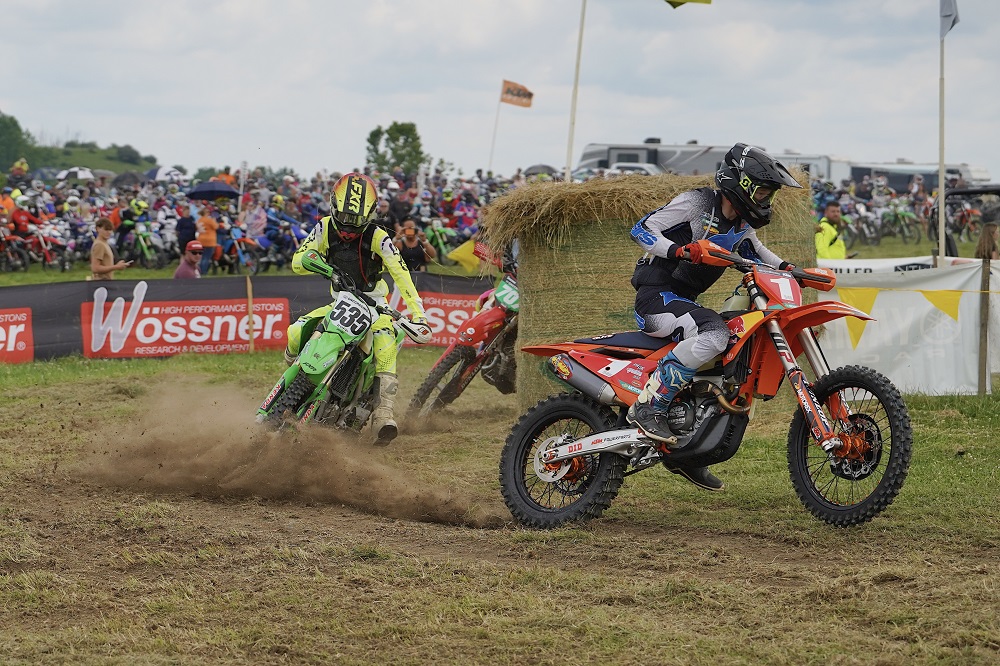 Sahara Robinson Leads Every Lap to Win Women's Class at AWRCS Round 7