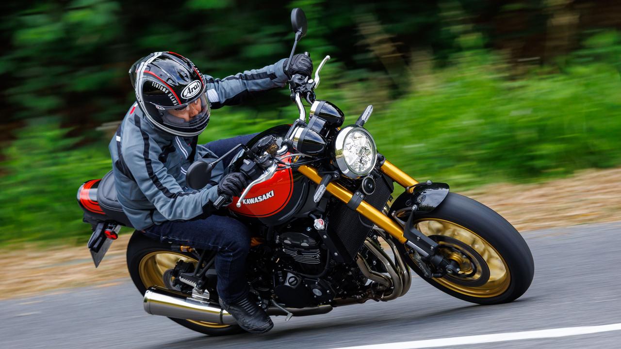 Kawasaki Z900RS SE: First Domestic Ride Test of the Top-Grade 'Mainstream Z,' With Brembo and Ohlins