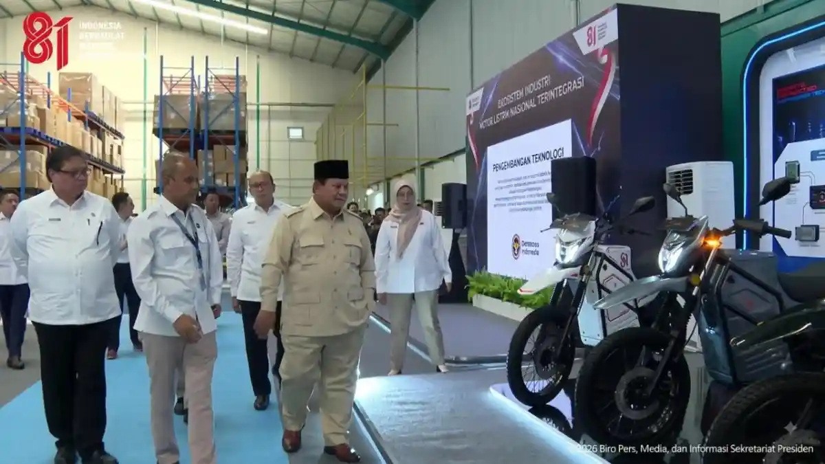 インドネシアのプラボウォ大統領、ガソリン車から国産電動バイクへの下取り構想を表明