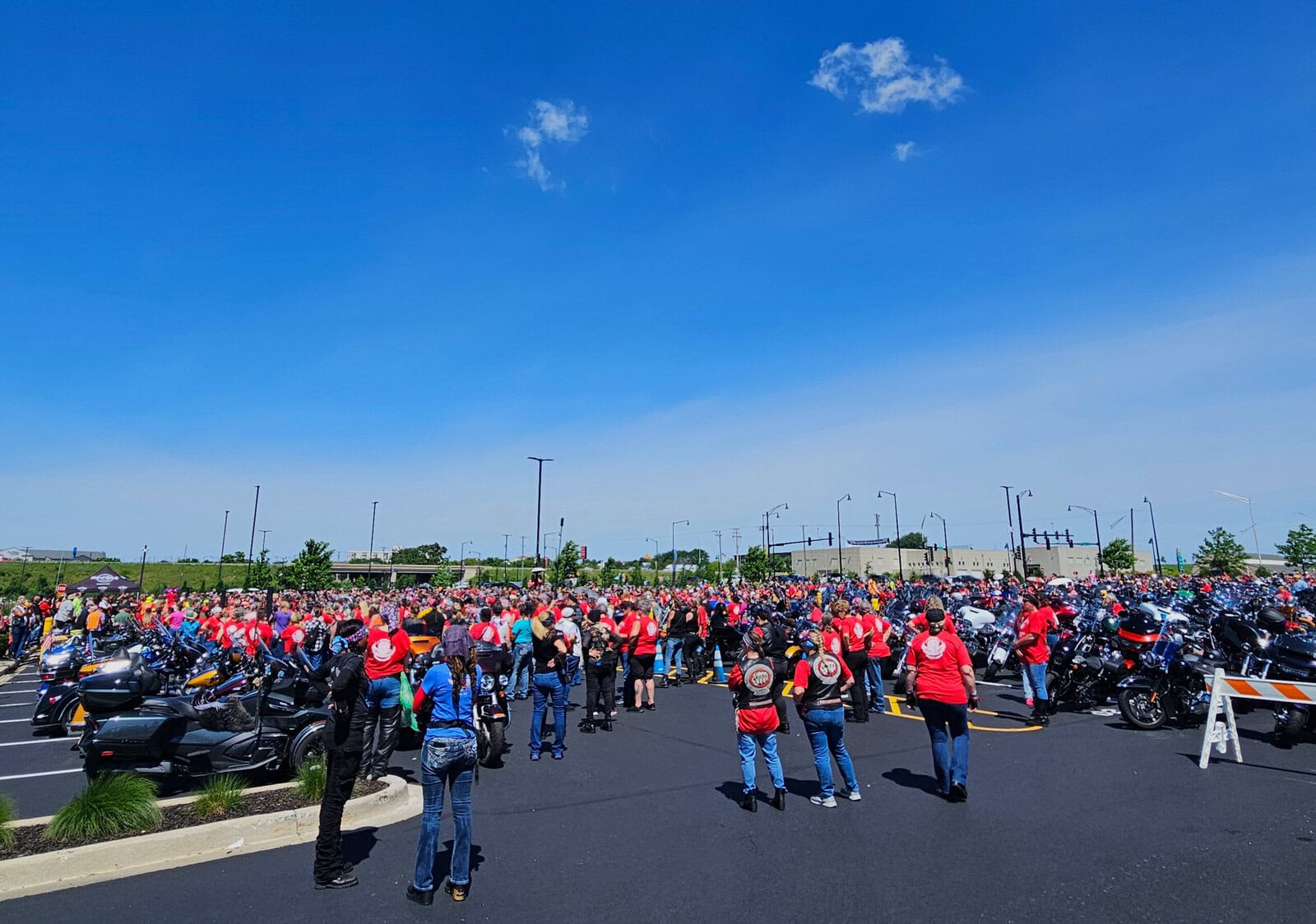 1,433 Women Riders Set World Record for Largest Group Ride in Rockford, US