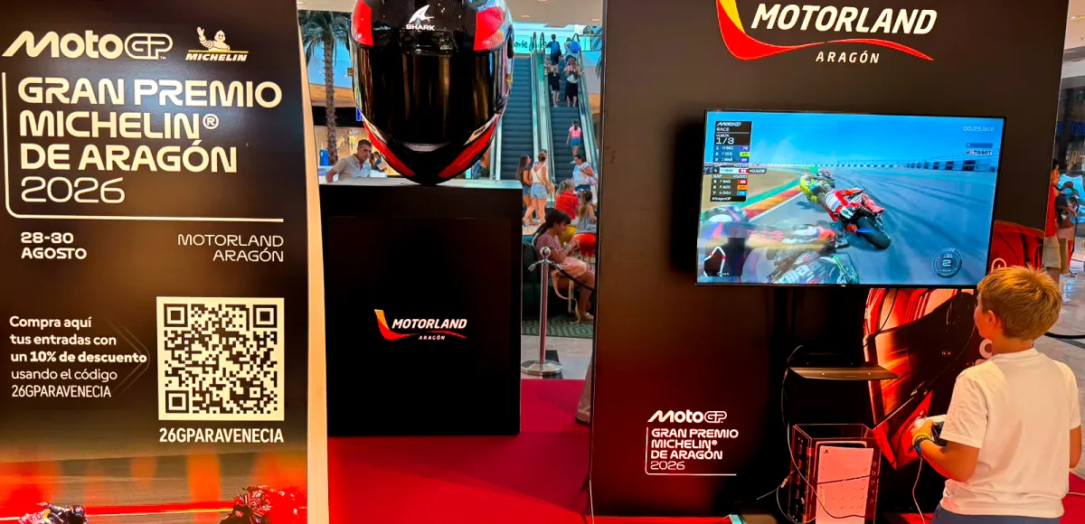 Giant Helmet Greets Shoppers Ahead of the Aragon MotoGP