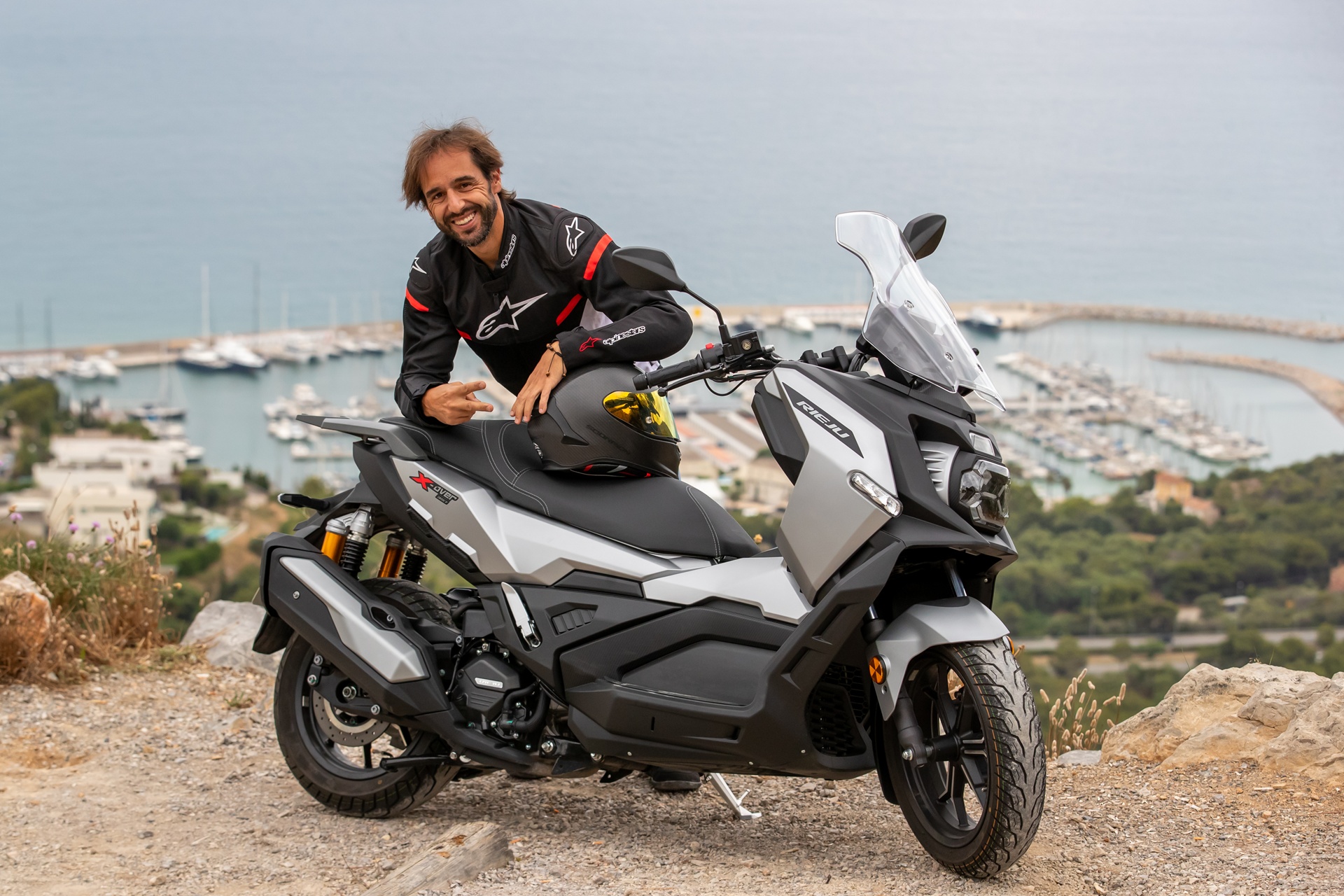 スペインのRieju、クロスオーバースクーター「X-Over 357」で新境地