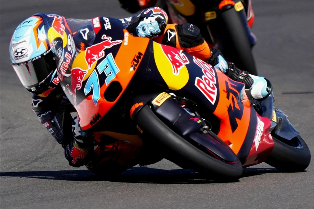 Moto3 en la ronda 12 de MotoGP: Perrone lidera los libres y supera al local Ogden en Gran Bretaña