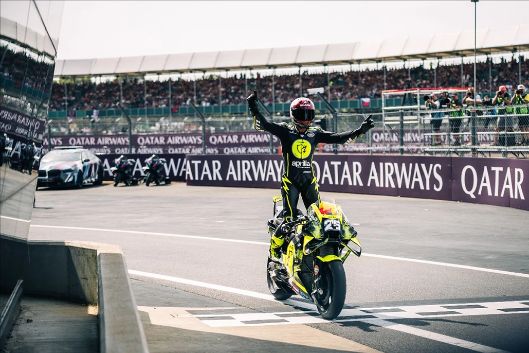 MotoGPイギリスGP、フェルナンデスが独走で2026年初優勝　マルティンが差を広げる