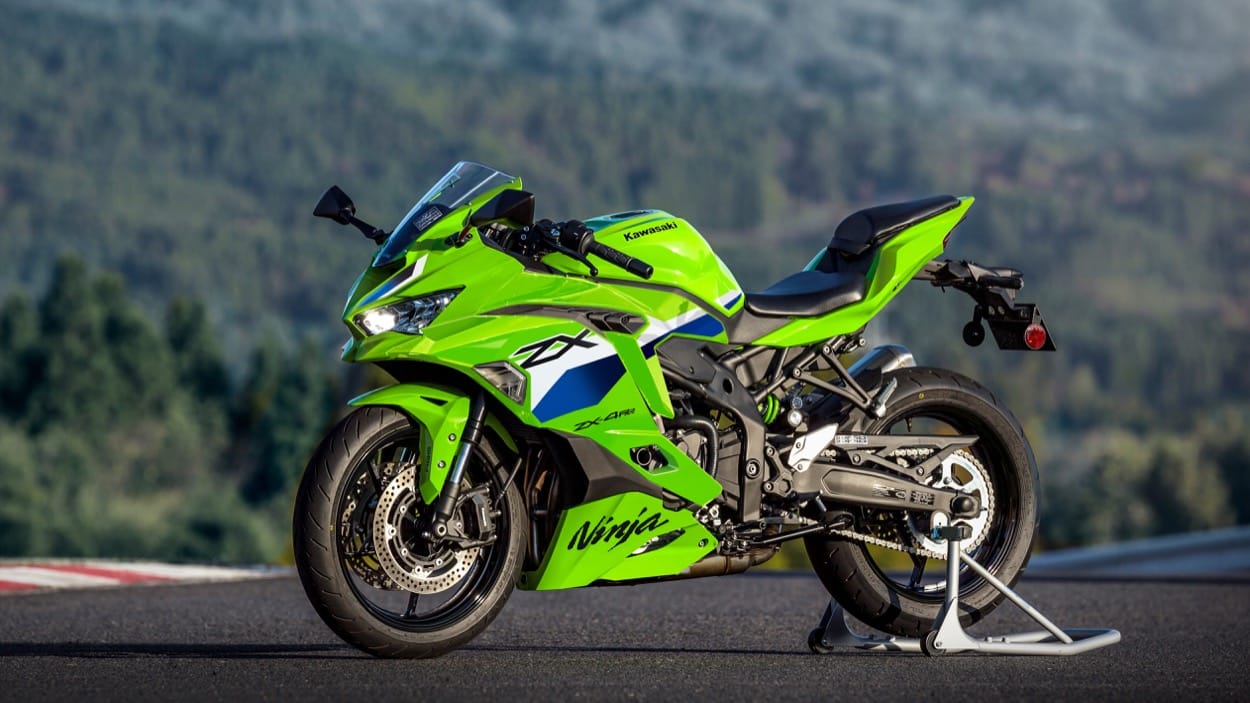 カワサキ、新型Ninja ZX-4RRに欧州A2免許対応の35kW仕様を追加投入