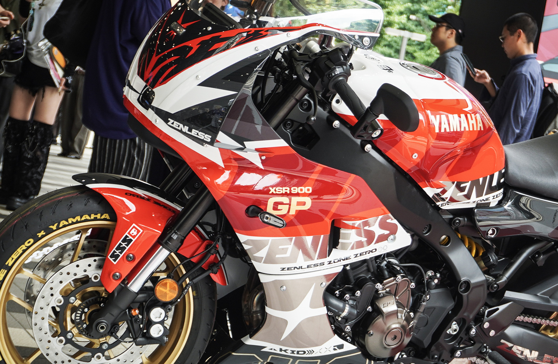 Yamaha sorprende en Akihabara con una XSR900 GP especial inspirada en 'Zenless Zone Zero'