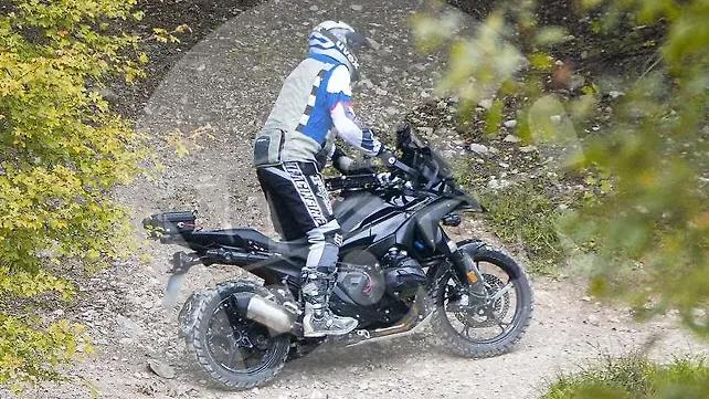 BMW、新型「F 600 GS」を初撮影。F450とF900の中間モデルか