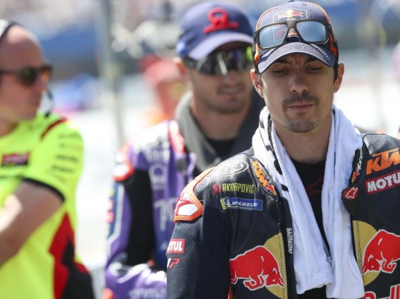 Viñales Out of Silverstone After New Shoulder Damage Found, Espargaró Steps In