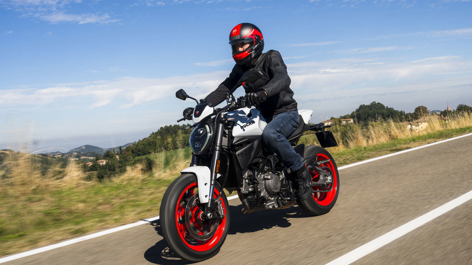 Ducati Monster 2026: New 890cc V2 Engine and Monocoque Frame Bring Weight Down to 175kg, Starting at $13,995