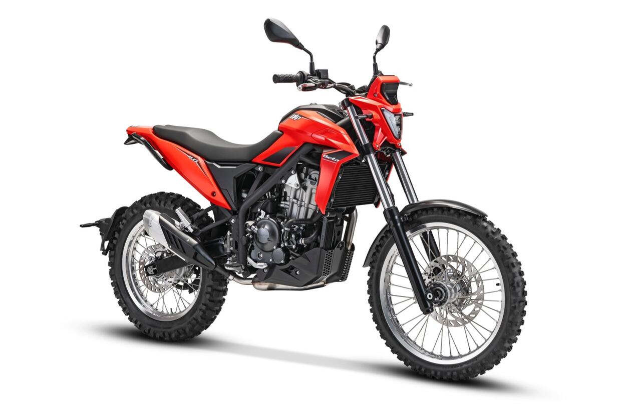 Beta Alp 4.0, "Florence's Feather": A Dual-Purpose Bike That Wins on Weight