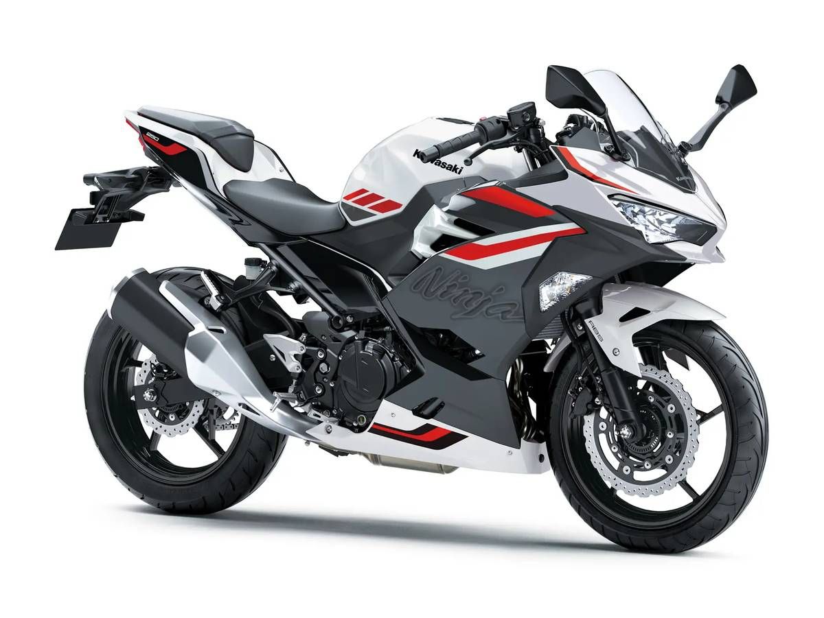 カワサキ「Ninja250」2027年モデル、35馬力の2気筒エンジンを継続