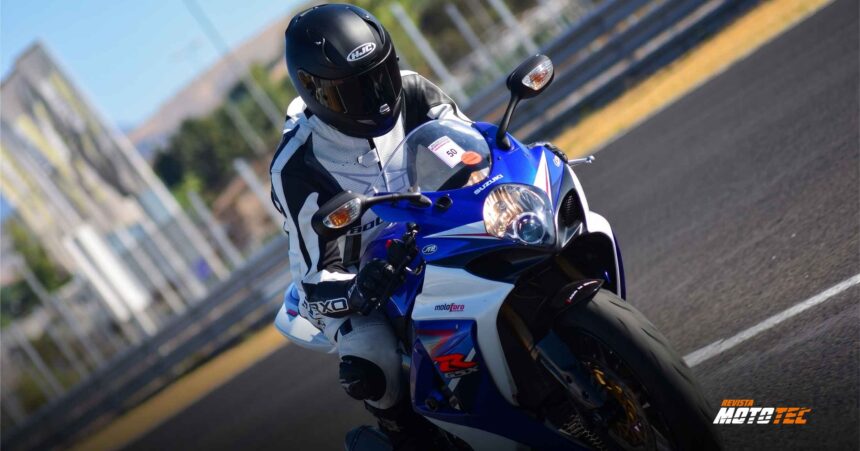 なぜMotoGPマシンにミラーが無いのか、理由を解説