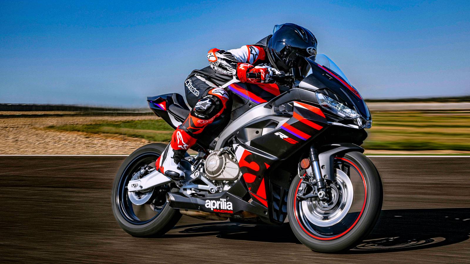 アプリリアRS457、パワー抑えた457ccが「倍のパワーより楽しい」と評価