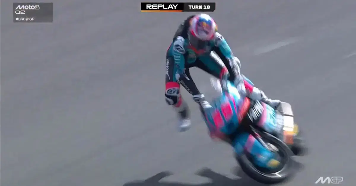 Moto3予選でクラッシュ、マキシモ・キレスが右鎖骨を骨折し週末を欠場