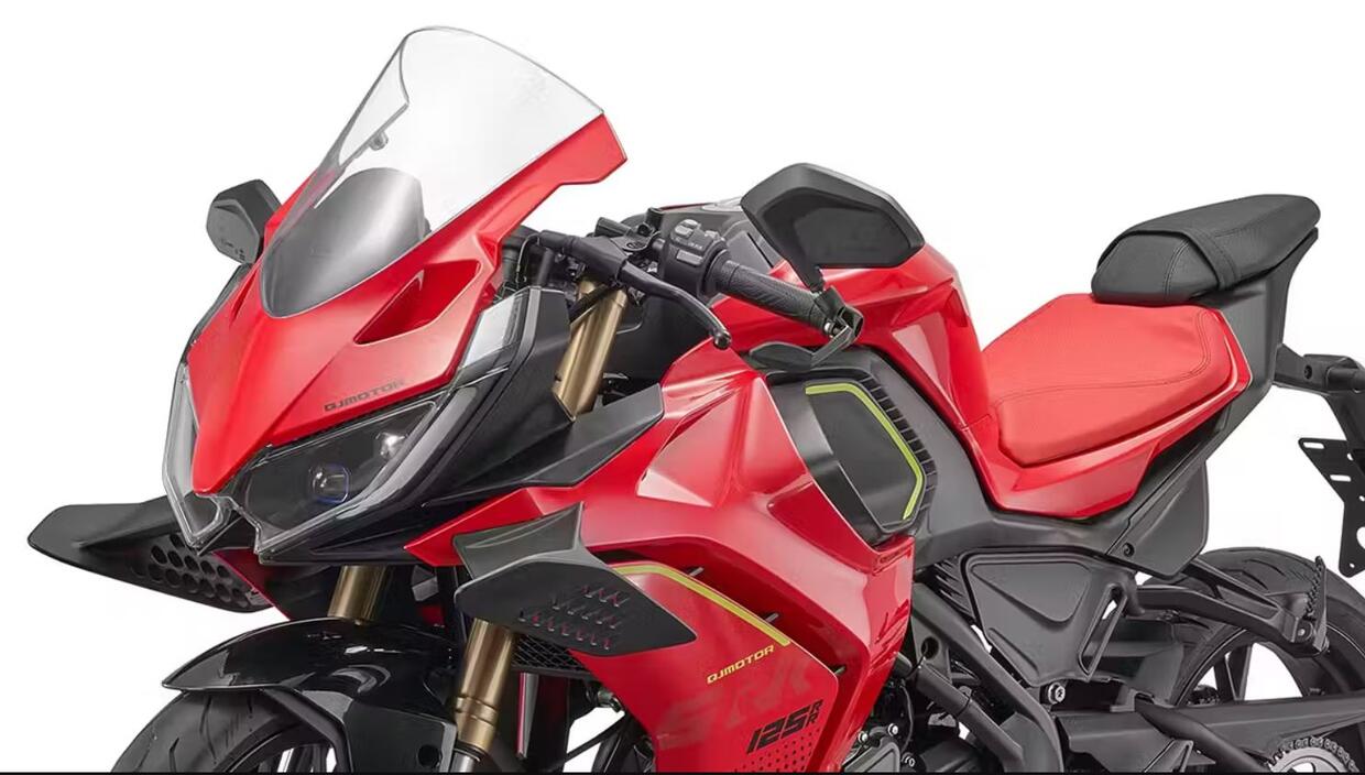 QJモーター、ウイングレット装備の新型『SRK125RR』を披露 車重9kg減