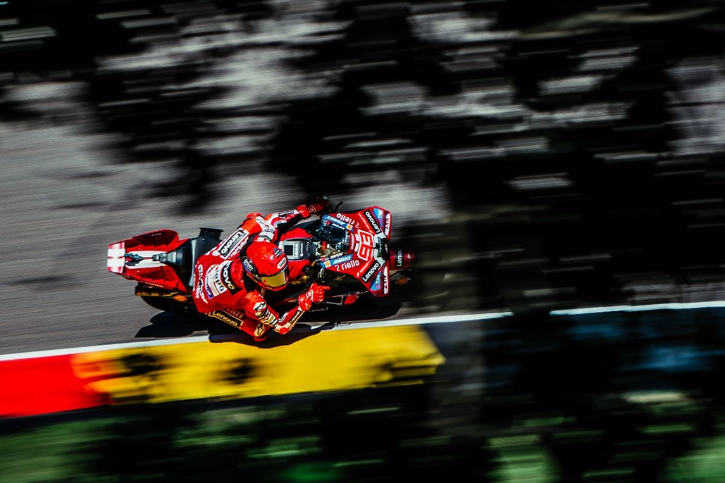 MotoGPドイツGP初日、王者マルク・マルケスがザクセンリンクで最速発進