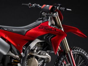 Ducati Unveils Desmo250 MX: A Desmodromic Single-Cylinder Motocrosser Revving to 15,000 RPM