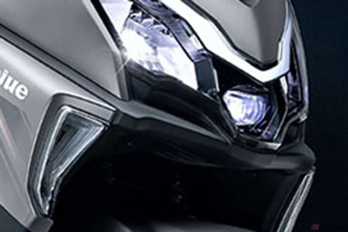 スズキ、中国で新型「ADX125 Plus」発表 フルフェイス収納可能