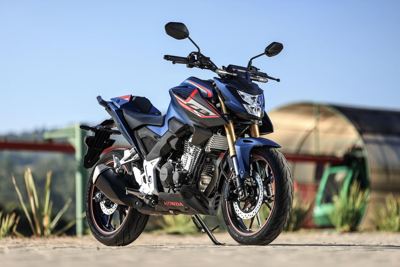ホンダ、ブラジルのインテルラゴス祭でCB1000ホーネット等新型3車種披露