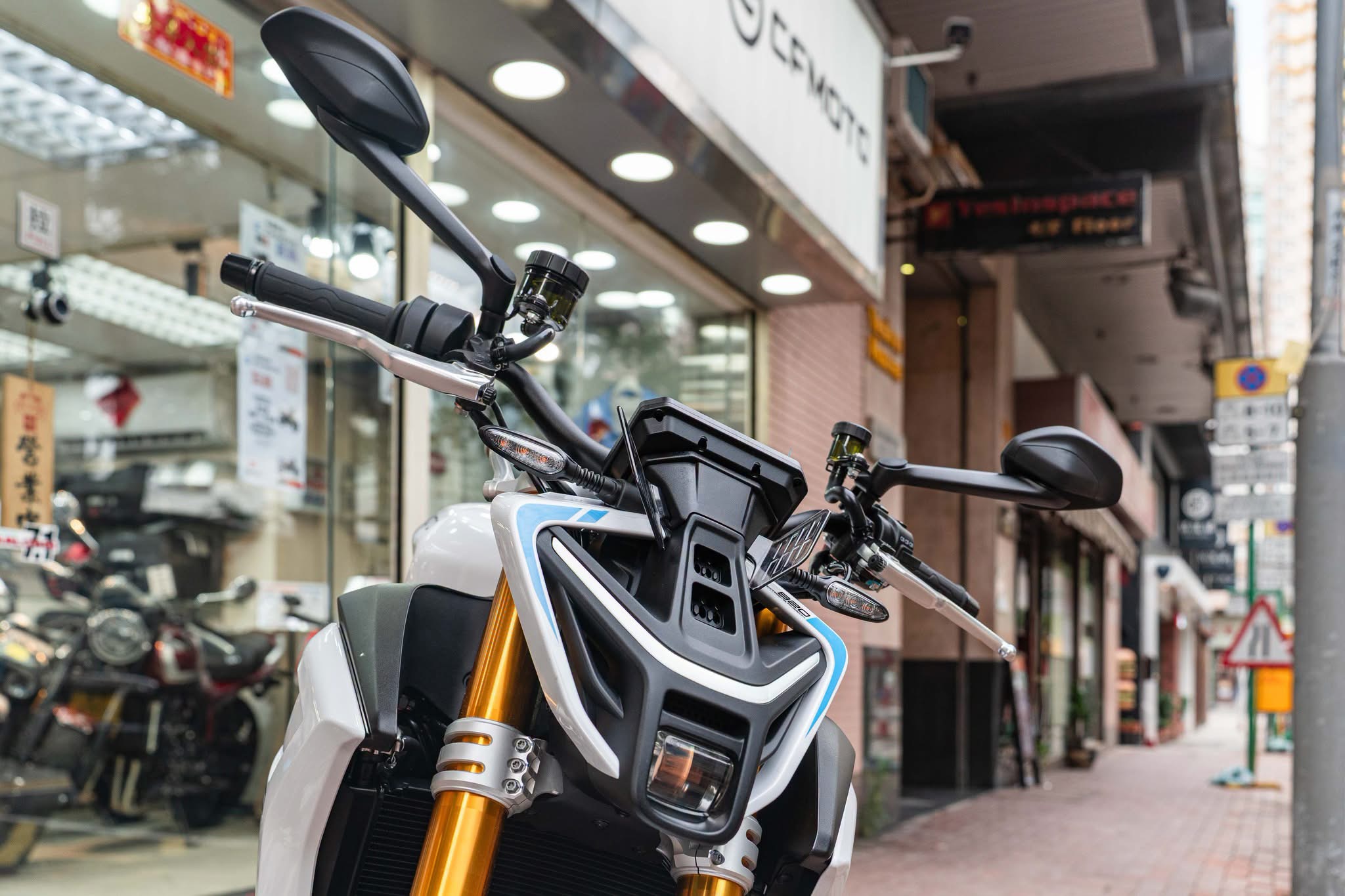 ZXMOTO Unveils 820R Triple With 130hp, 186kg Weight and Six-Axis IMU