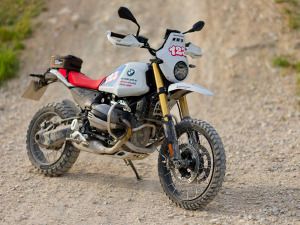 BMW Unveils 'GS Trophy Competition Bike,' a Race-Spec Machine Based on the R 12 G/S