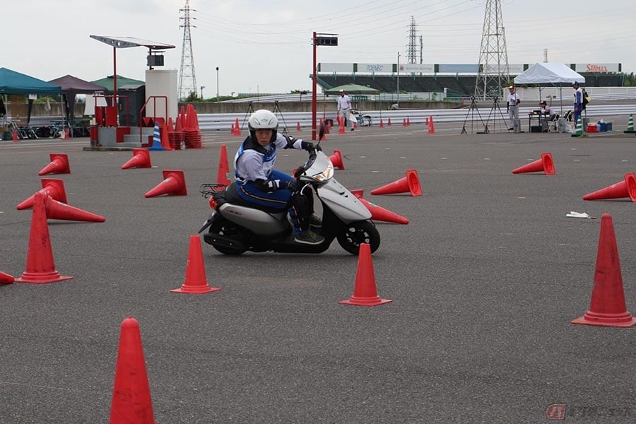 ライセンス不要で愛車のまま挑戦できる競技「ジムカーナ」とは?基本技術を磨ける人気モータースポーツ