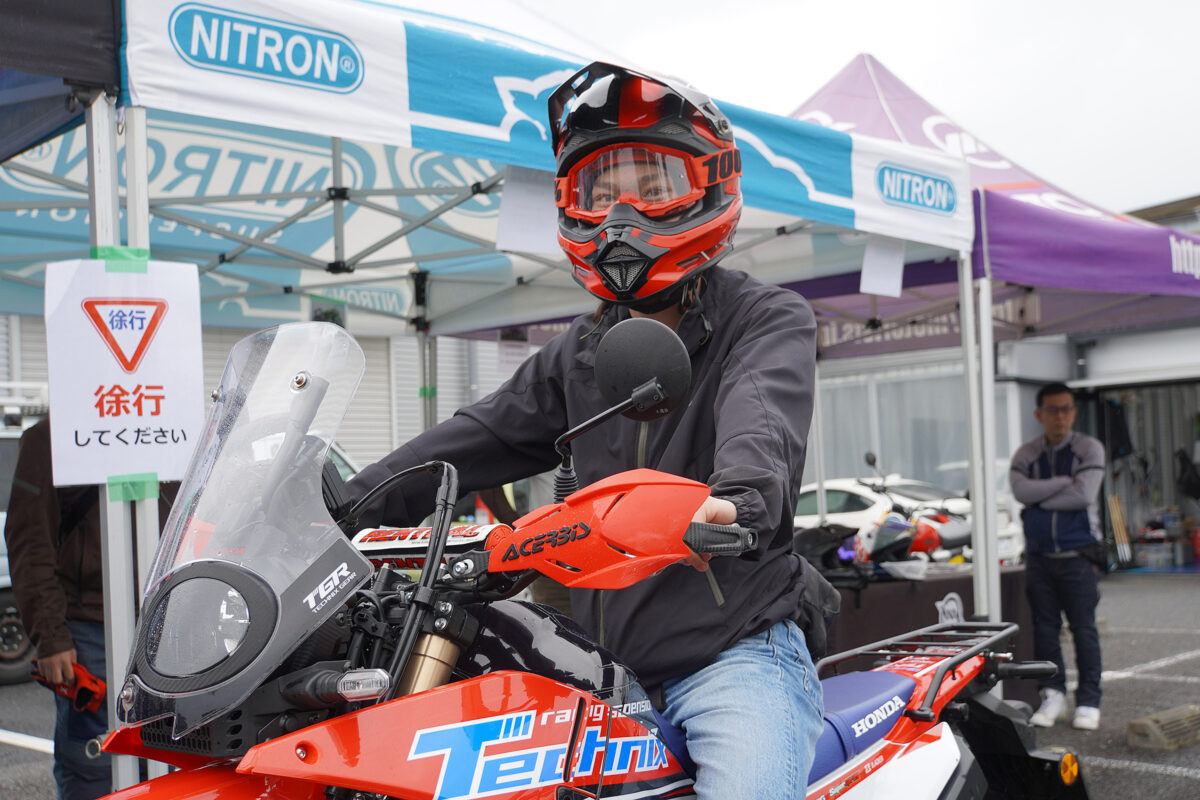 Technixデモデー開催、CRF250ラリーオーナーが体感したフロントの変化