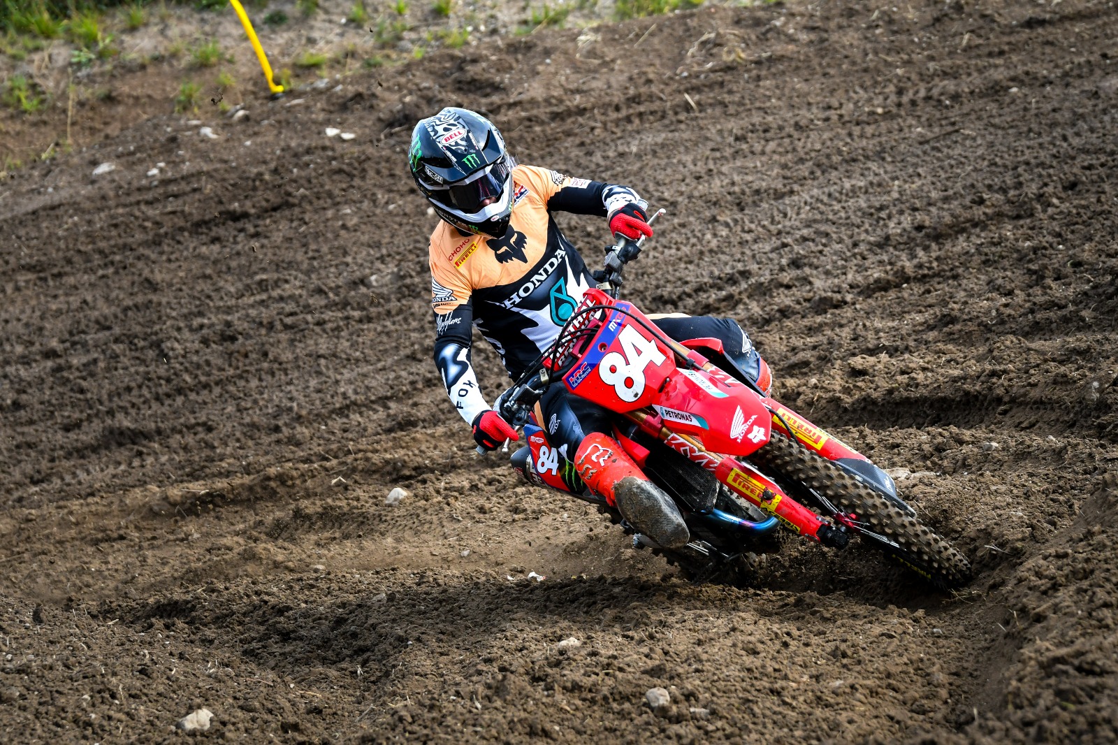 MXGPウデバラ大会、予選レースはヘルリングスがホールショットから独走