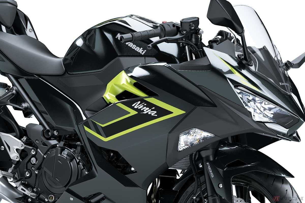 カワサキ「Ninja 400」27年モデル、新色メタリックカーボングレー発表