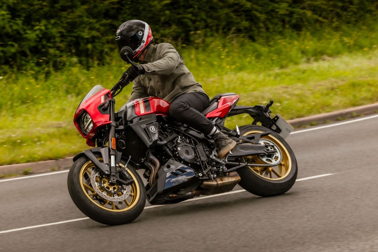 Suzuki Adds New 2027 Colors for the GSX-8T and GSX-8TT