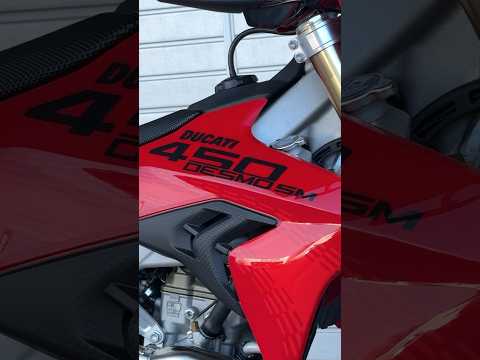 ドゥカティ初のスーパーモタード「Desmo450SM」がWDWで初披露、9月正式デビューか