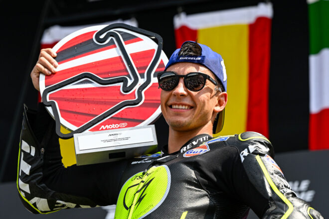 フェルナンデス、MotoGP第12戦イギリスGPで今季初優勝 15戦ぶり通算2勝目