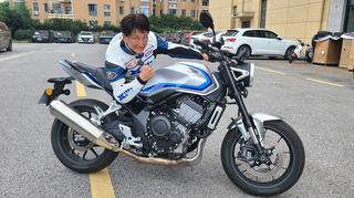 A Preview of the New-Generation Super Four: First Ride on the CB500 Super Four E-Clutch in China