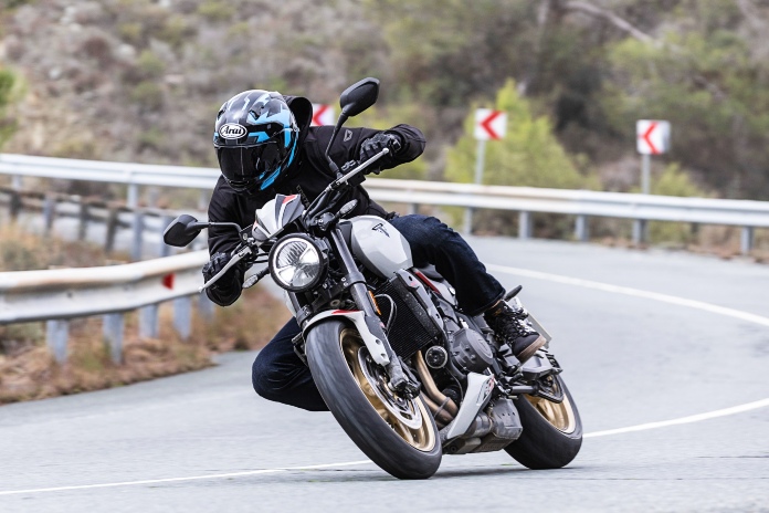 2026 Triumph Trident 800 Review: A New Star Among Three-Cylinder Middleweight Nakeds