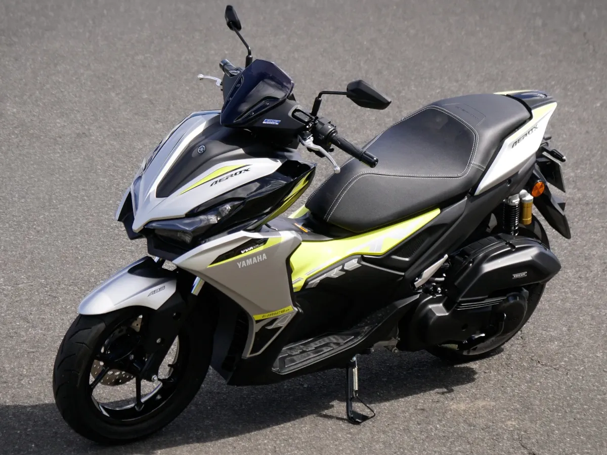 Yamaha lança novo scooter AEROX com válvula variável e 15 cavalos
