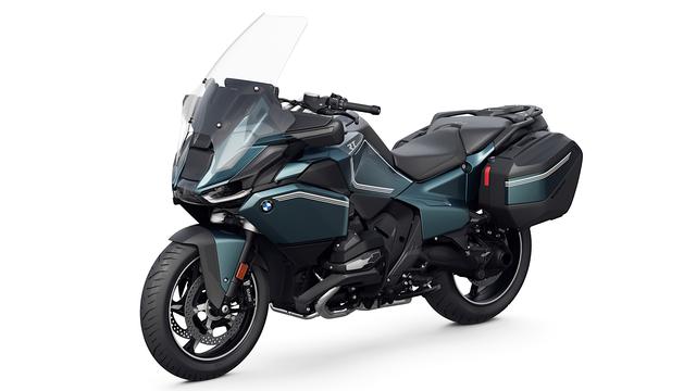 BMW R1300RT: boxer de 1300cc com 145cv e suspensão eletrônica DCA