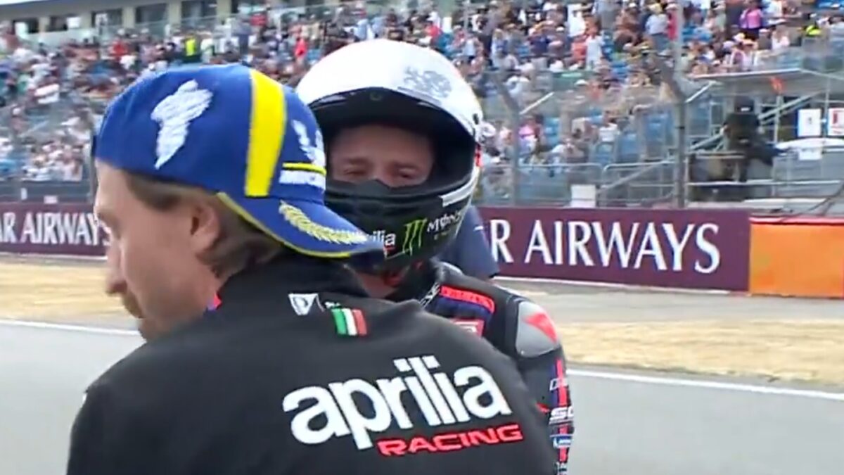 MotoGP GP de Gran Bretaña: Bezzecchi, con la clavícula fracturada, resucita al tercer puesto en el sprint con Aprilia