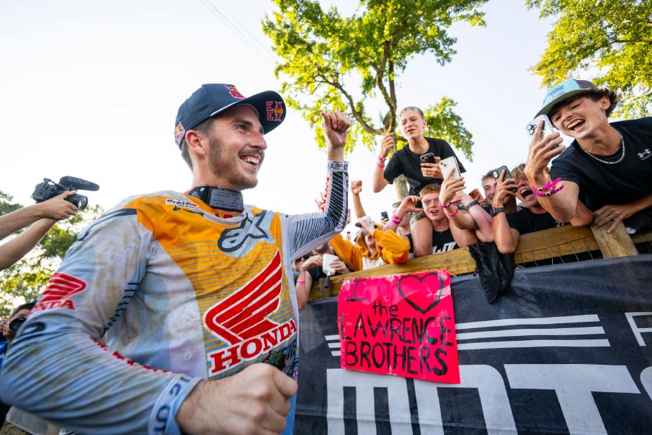 Honda HRC Progressive Sweeps Budds Creek MX, Clinches Manufacturers and 450 Riders Titles