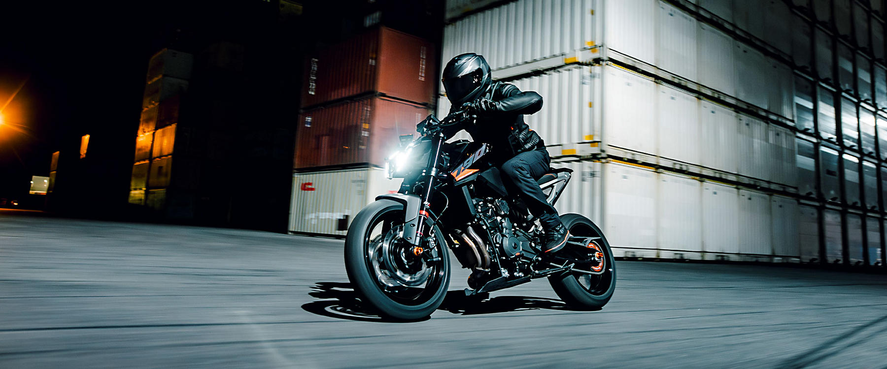 2027 KTM 790 Duke Arrives, a Middleweight Naked Refined for Manageability