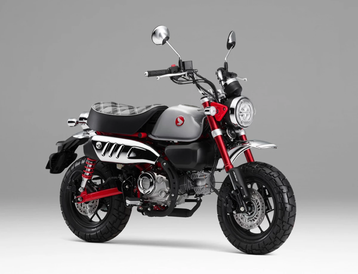 Honda's Monkey 125 vs Dax 125: Same ¥495,000 Price, Different Licenses and Feel