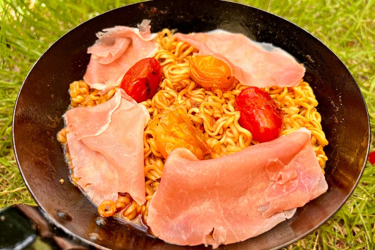 Camp-Touring Recipe: Turning Spicy Ramen into an Arrabbiata-Style Bowl with Prosciutto